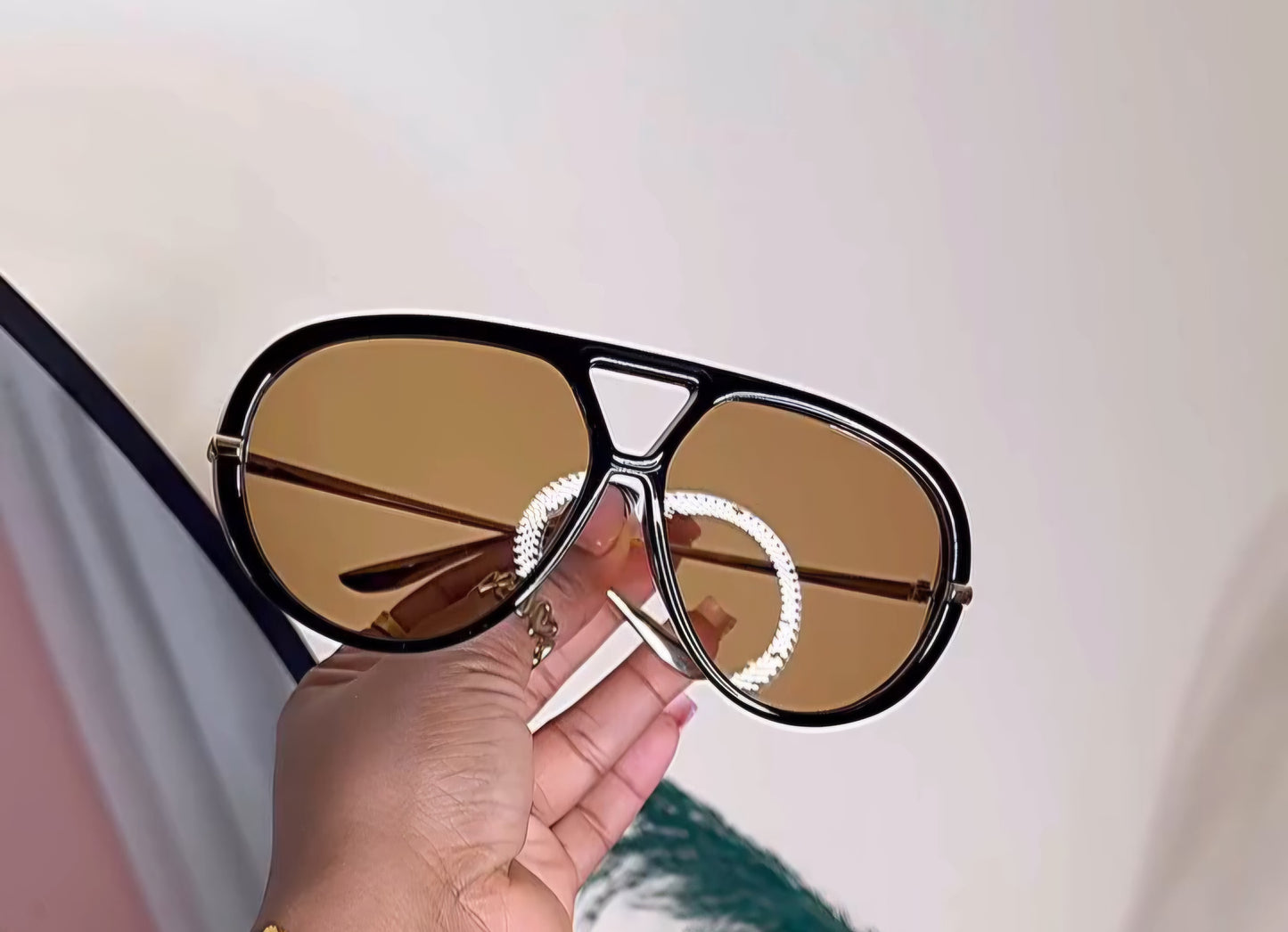 SUN126 Oversized UV Sunglasses