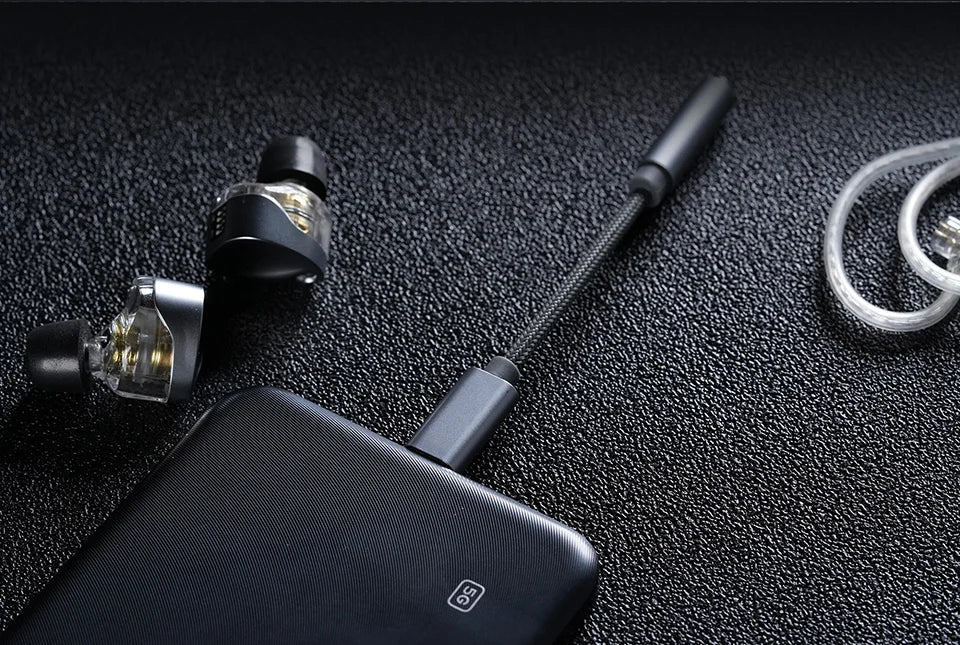 KZ AM01 Type-C to 3.5mm Audio Adapter 32bit/384kHz Hi-Fi DAC + IC Amplifier Dual Chip Earphone Audio Cable